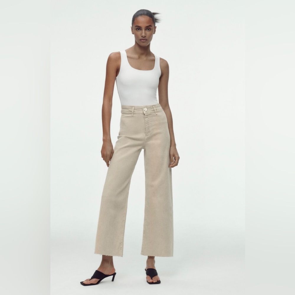 Zara Marine Straight Jeans in Stone. Size US 0